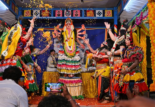 Arshiya Khan shines as Goddess Sri Devi